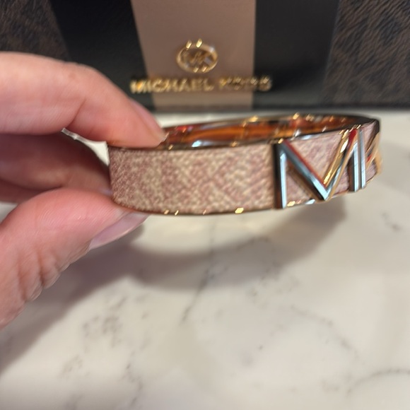 Michael Kors pink and rose gold bangle - Picture 8 of 8